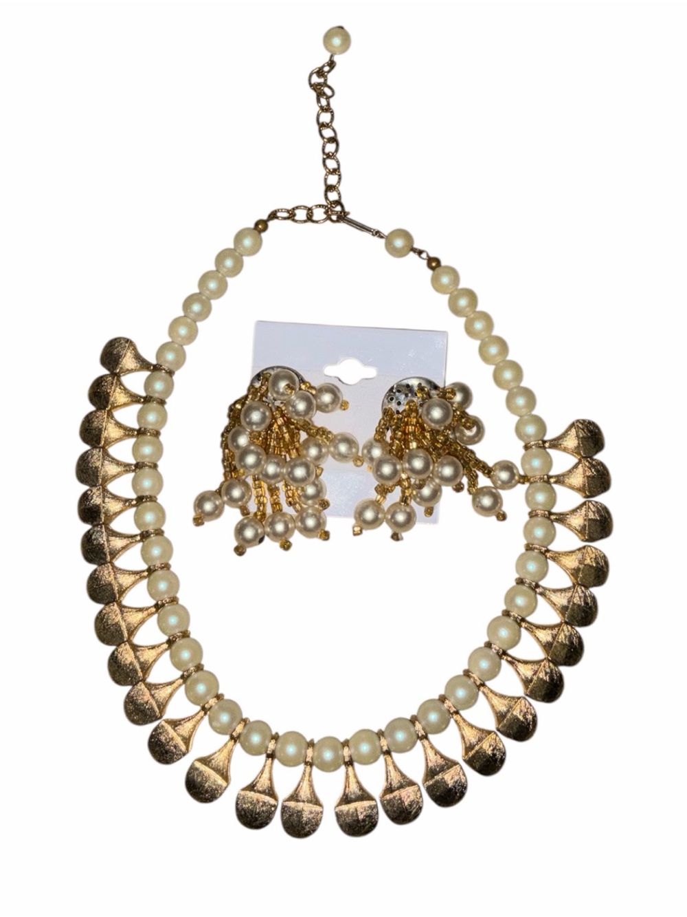 Vintage Collar Necklace With Faux Pearls and Earrings